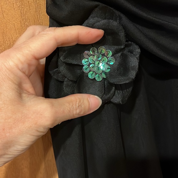 Windsor black sharkbite halter dress - Picture 4 of 13